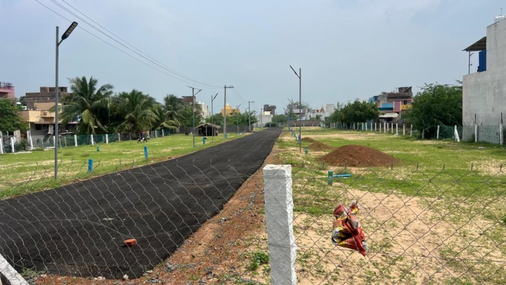 நூர் வில்லாஸ் வீட்டுமனை நிலம் விற்பனைக்கு, அல்பையினா ஸ்கூல் பின்புறம் , கிழக்கு தெரு , கீழக்கரை