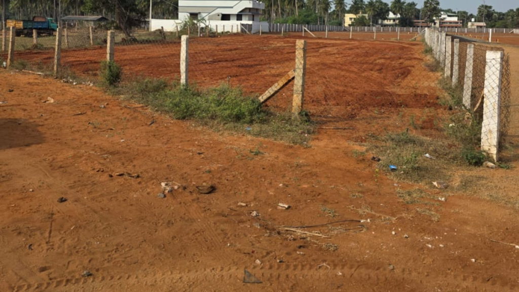 வீட்டுமனை நிலம் விற்பனைக்கு, கும்பிடுமதுரை ரோடு, கீழக்கரை